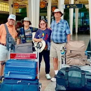 De La Baie D'Halong À L'Aéroport De Cat Bi En Voiture Privée - Voiture Privee Vietnam