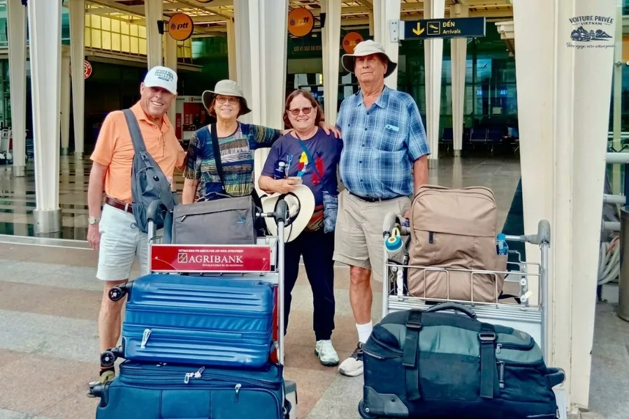 De La Baie D'Halong À L'Aéroport De Cat Bi En Voiture Privée - Voiture Privee Vietnam