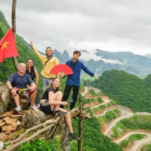 De l’île de Cat Ba à Ha Giang en voiture privée - Voiture Privée Vietnam