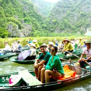 Voiture privée de Moc Chau à Ninh Binh - Voiture Privée Vietnam