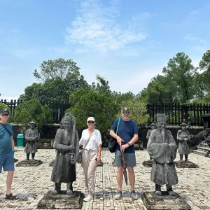 Visite des Tombeaux de Hué - Voiture Privée Vietnam